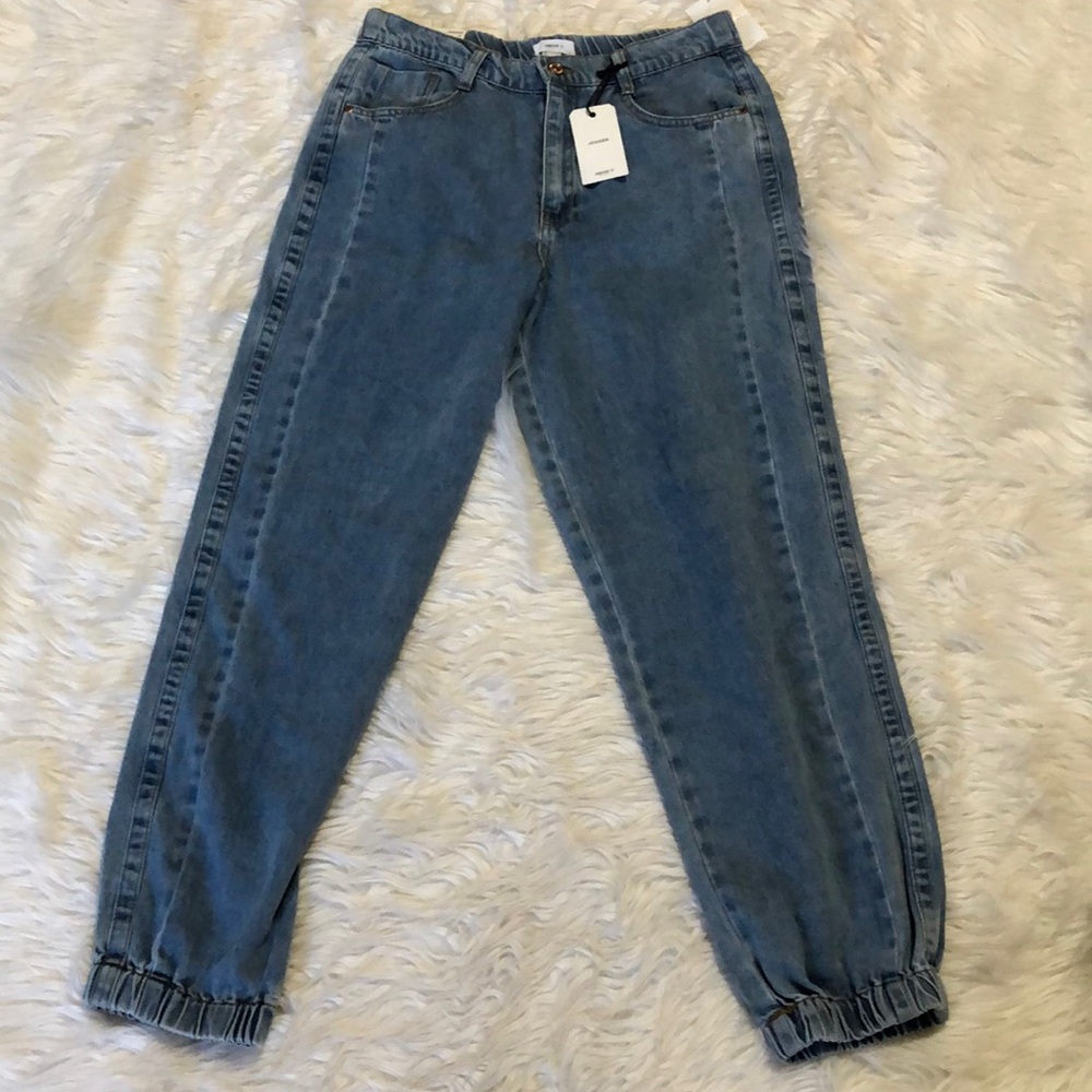 Forever 21 Women’s light wash denim jogger sz large